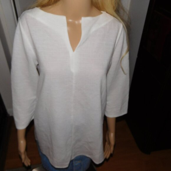 Oversized White Blouse – Size Small, Textured Rayon Blend, Beachy & Versatile - Picture 3 of 5
